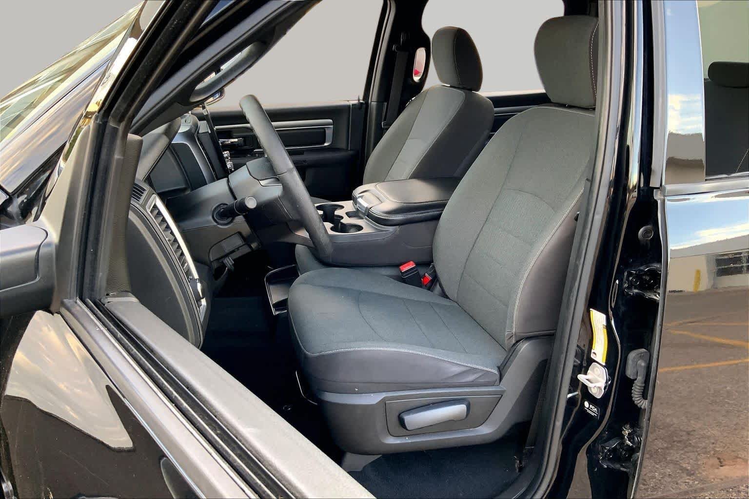 Used 2022 Diamond Black Crystal Pearlcoat Ram Warlock image 8