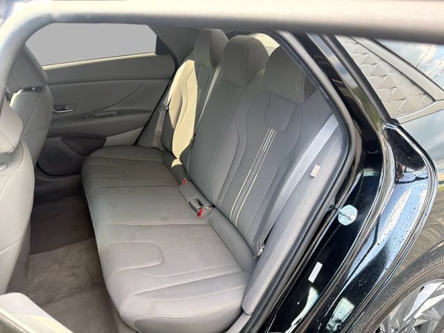 2024 Hyundai Elantra SEL - Photo 13