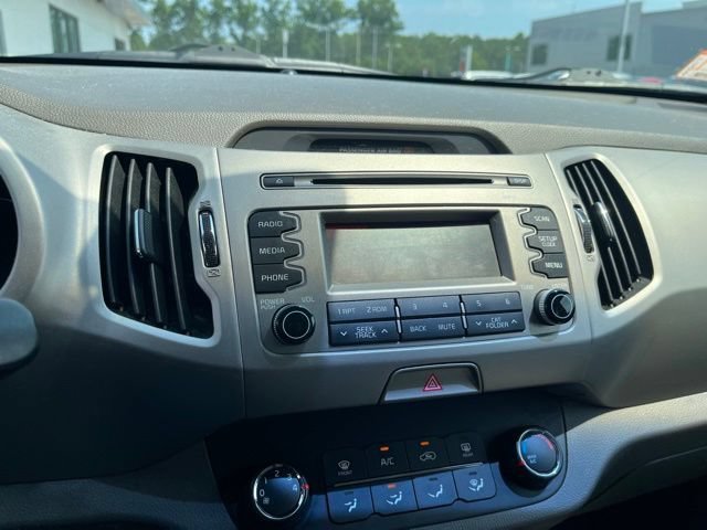 Used 2016 Mineral Silver Kia LX image 15
