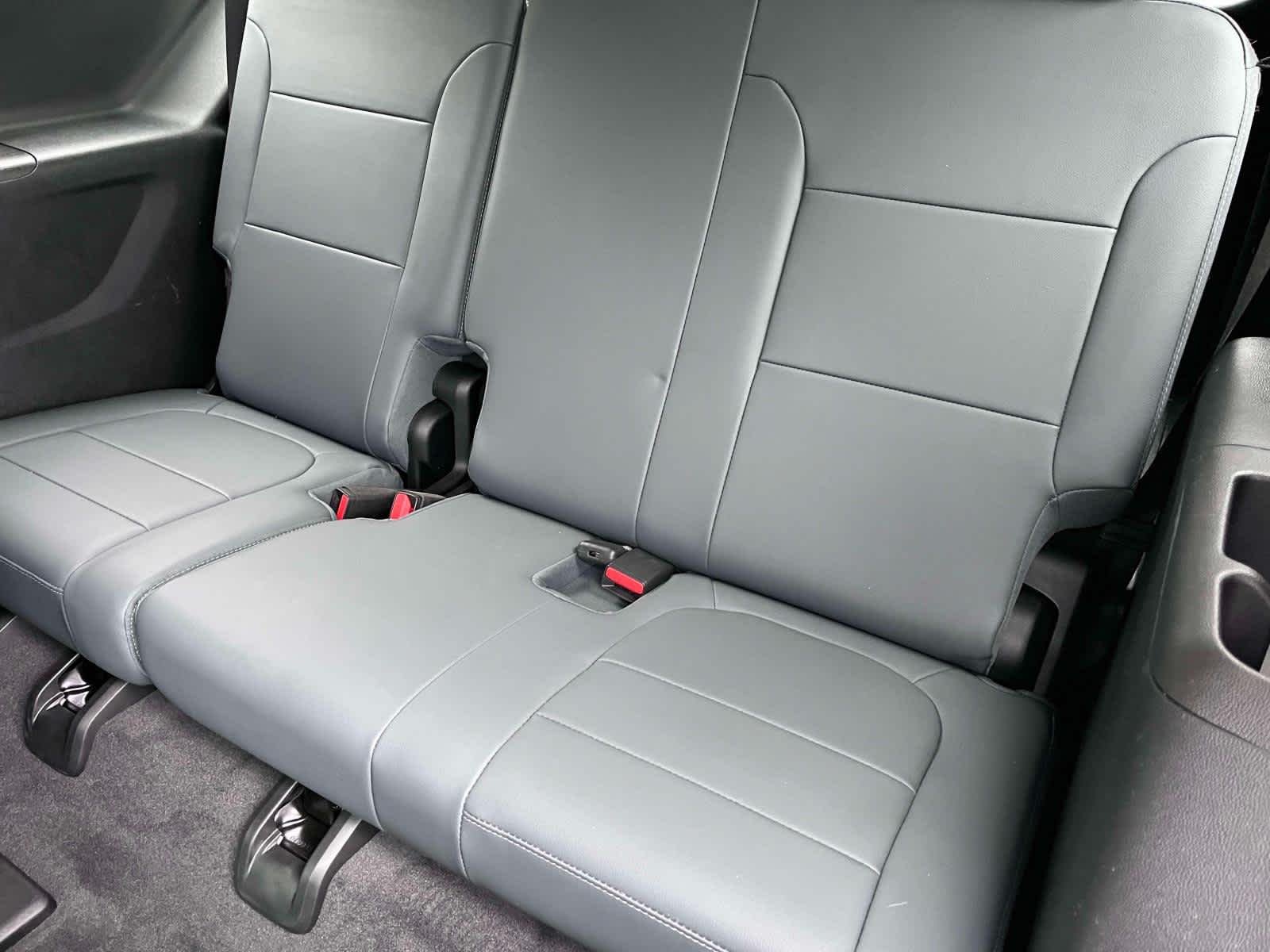 Used 2020 SILVER ICE METALLIC Chevrolet LT Leather image 17