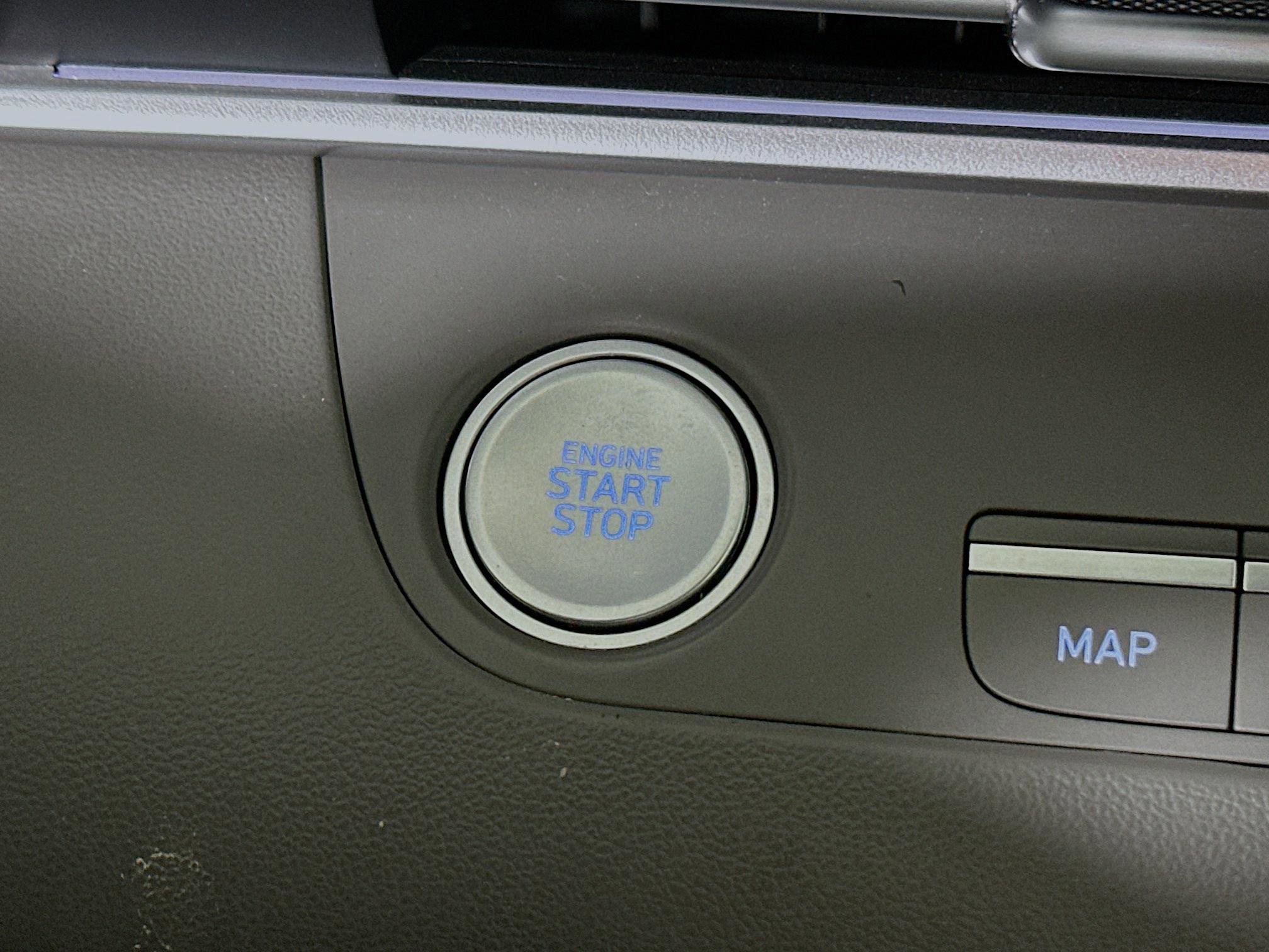 Used 2025 Abyss Black Hyundai SEL Convenience image 20