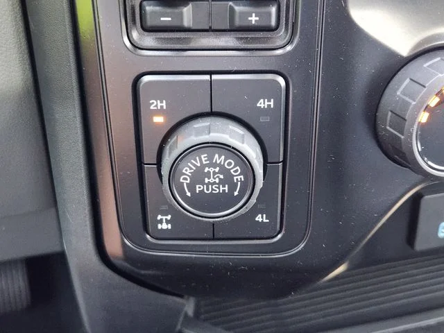 New 2026 Oxford White Ford F-250® XLT image 21