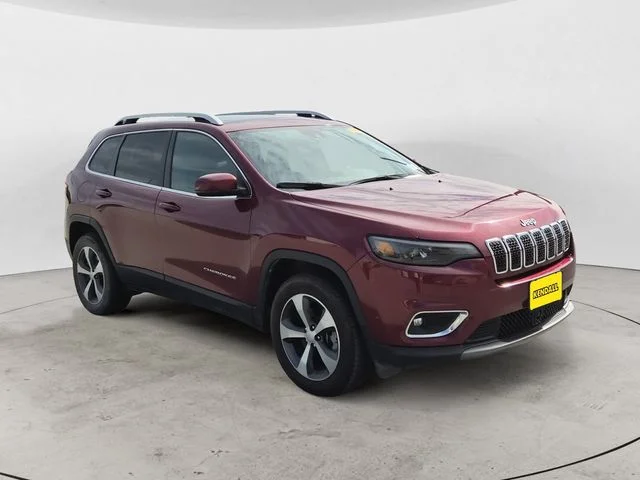 Used 2021 Velvet Jeep Limited image 3