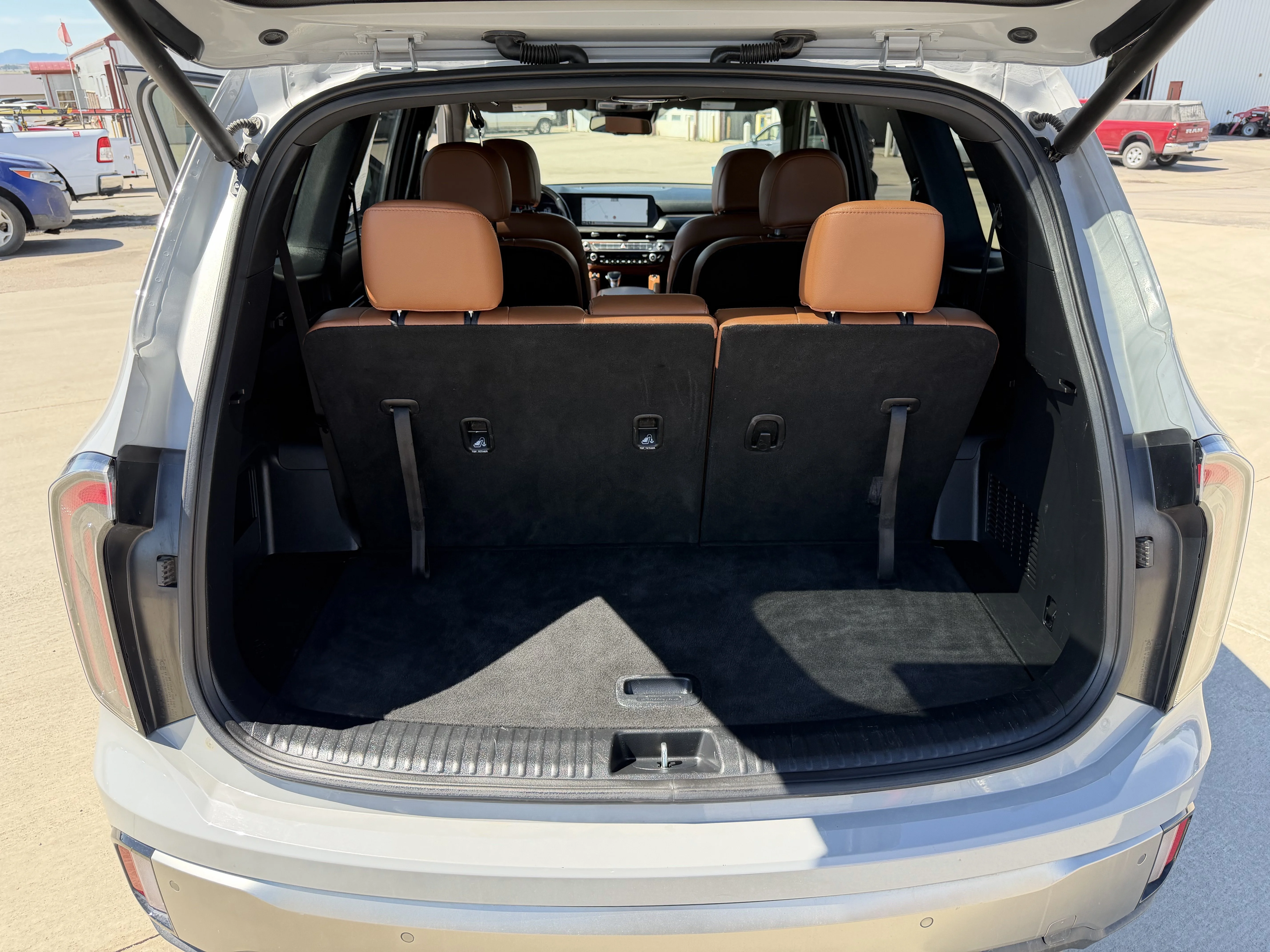 Used 2023 Wolf Gray Kia EX X-Line image 27