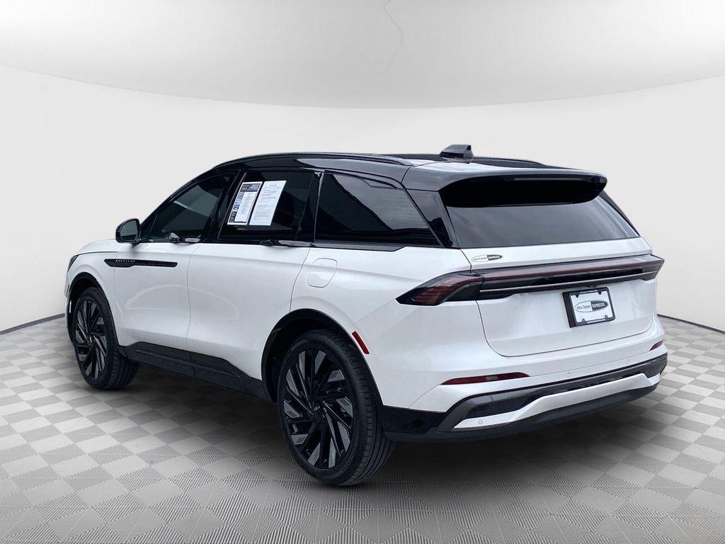 Used 2025 White Lincoln Reserve image 6