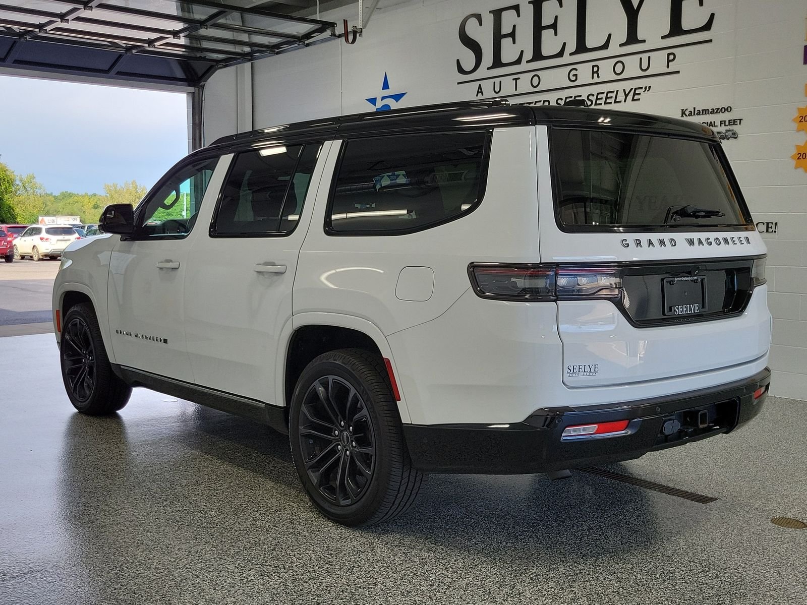 Used 2024 White Jeep Series III image 3