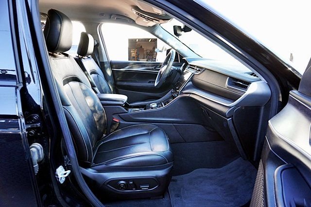 Used 2023 Black Jeep Limited image 10