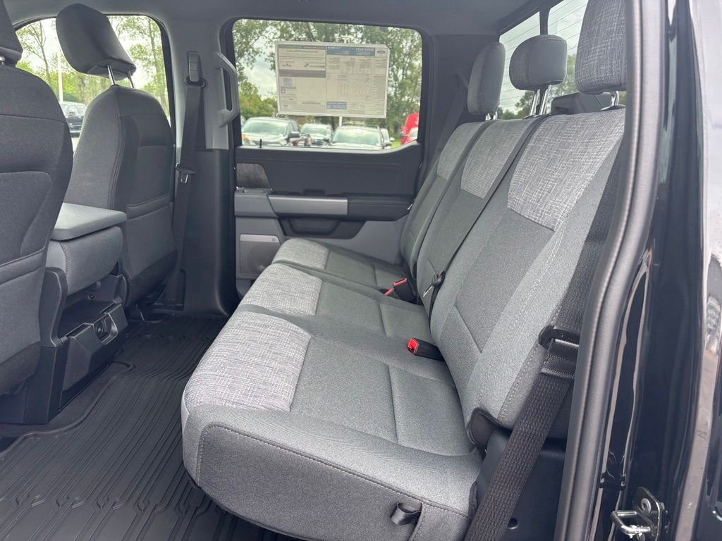 New 2027 Agate Black Metallic Ford F-350® XLT image 27