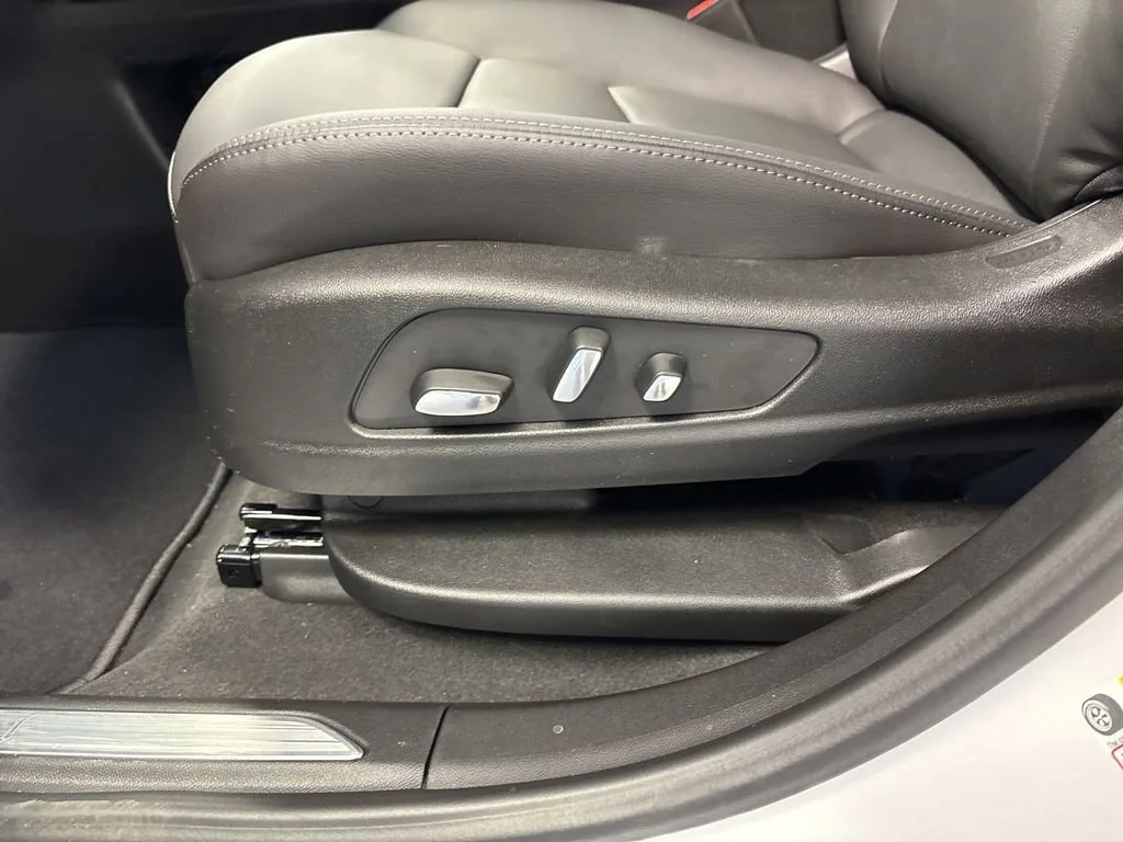 2025 Cadillac XT5 Premium Luxury - Photo 23