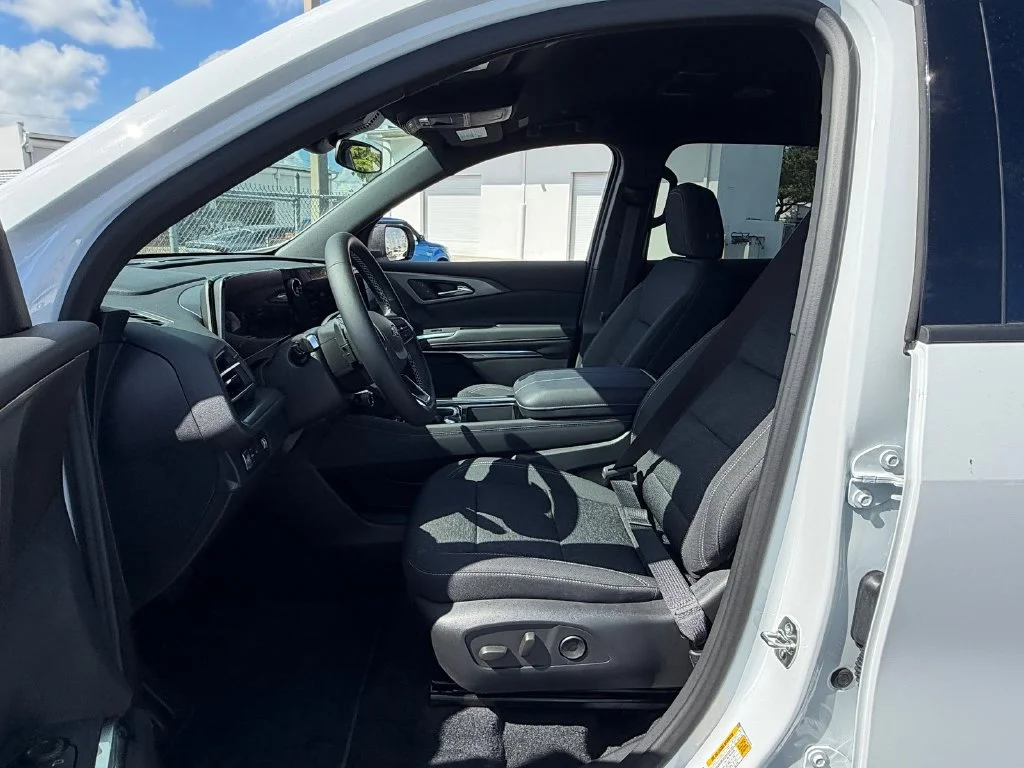 New 2026 Summit White Chevrolet LT image 9
