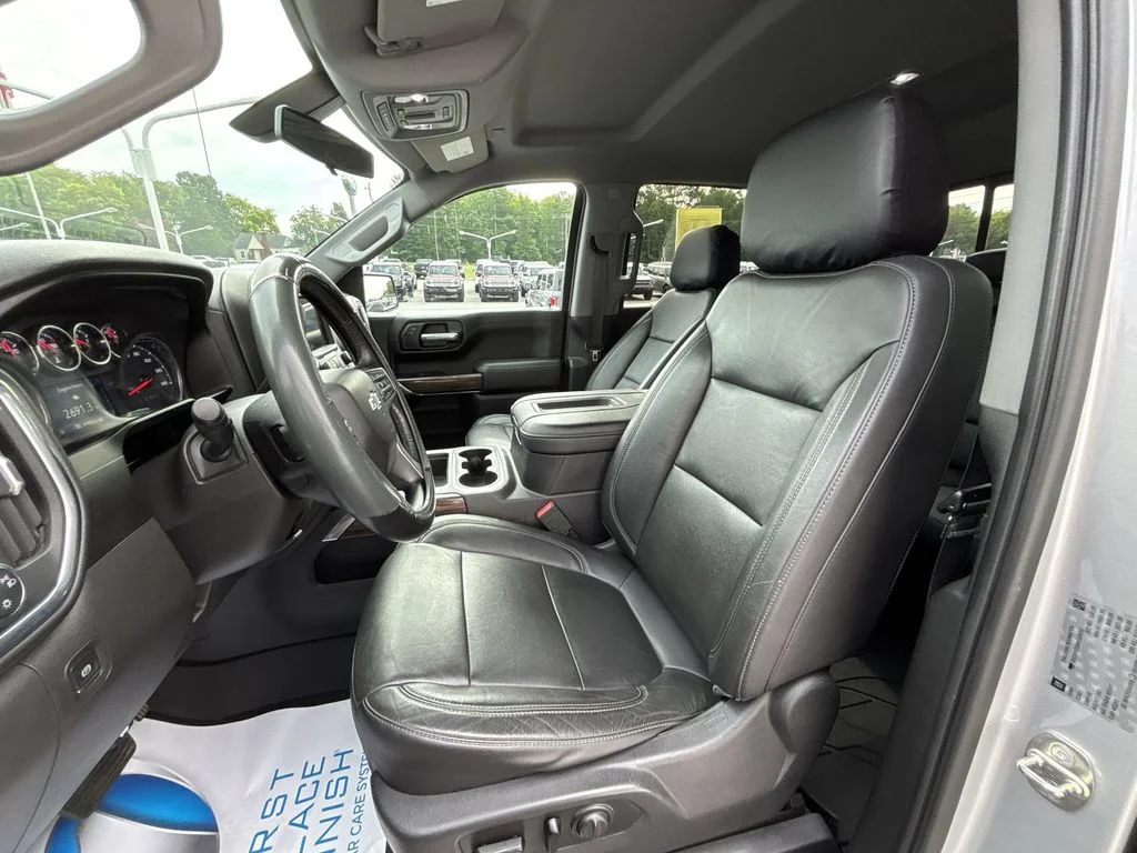 Used 2019 Silver Chevrolet RST image 13