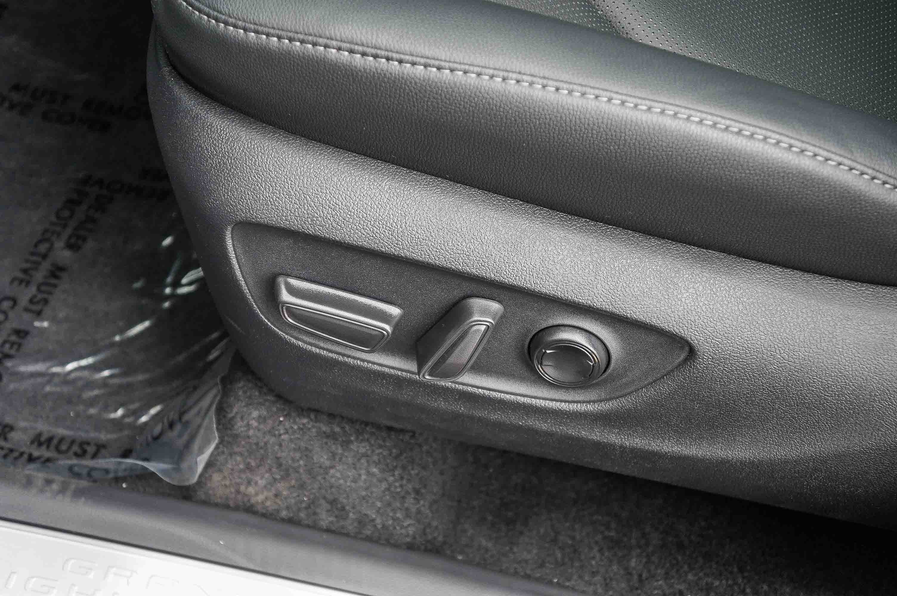 New 2026 Wind Chill Pearl Toyota Limited image 25