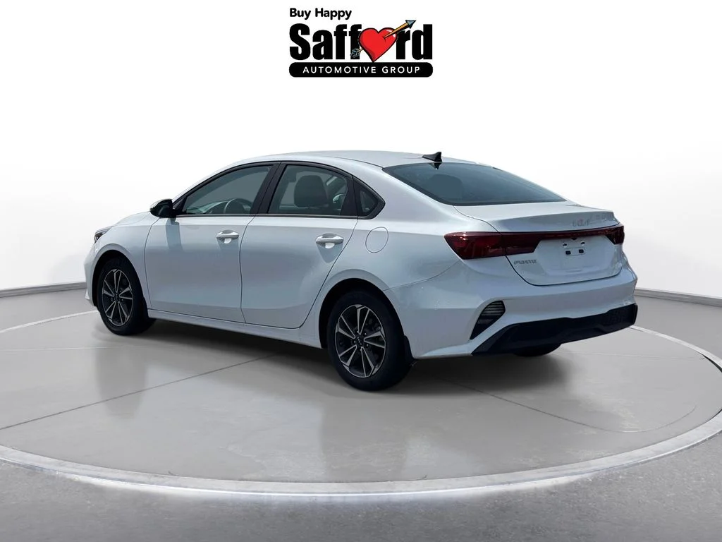 Used 2024 White Kia LXS image 5