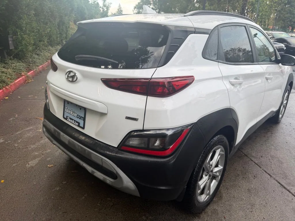 Used 2022 Lunar White Hyundai SEL image 4