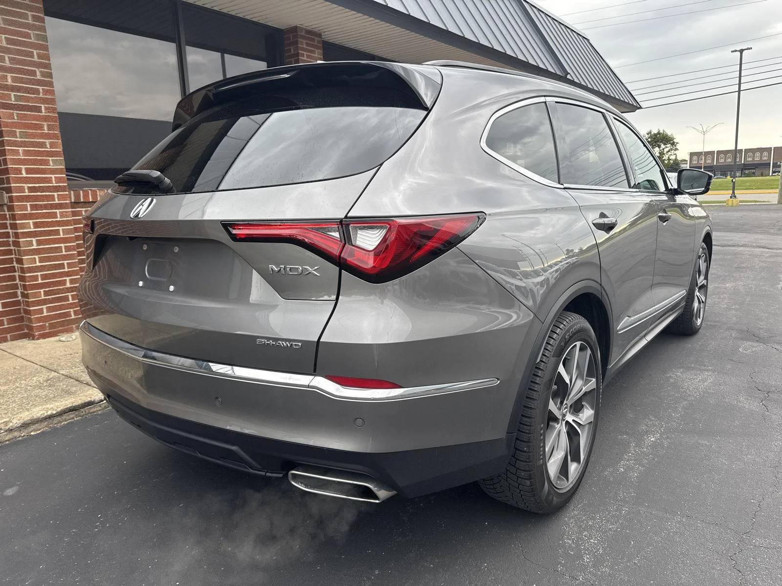 Used 2023 Liquid Carbon Metallic Acura SH-AWD w/Tech image 6