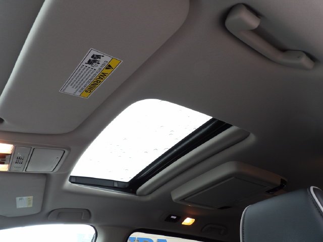 Certified Used 2025 Solar Silver Metallic Honda Touring image 44