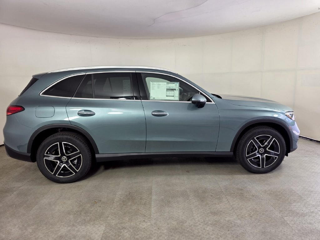 New 2027 Verde Silver Metallic Mercedes-Benz GLC 300 image 19