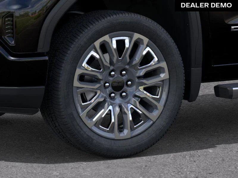 Used 2026  GMC Denali Ultimate image 9