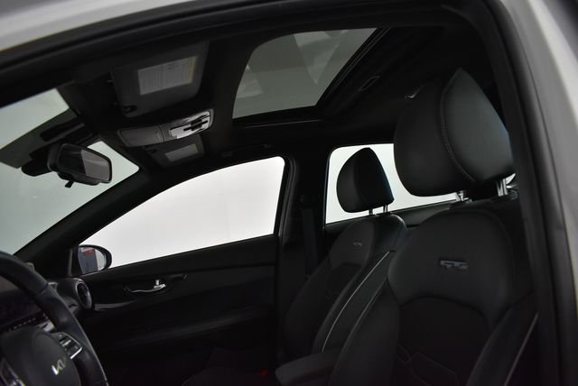 Used 2022 White Kia GT-Line image 30