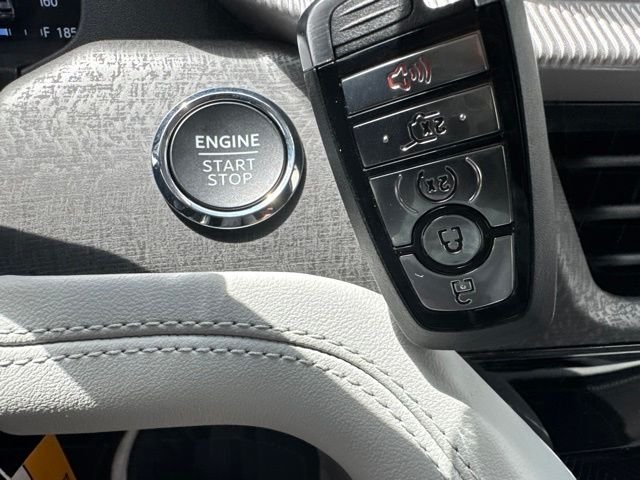 New 2026 Star White Metallic Tri-Coat Ford Platinum™ image 25