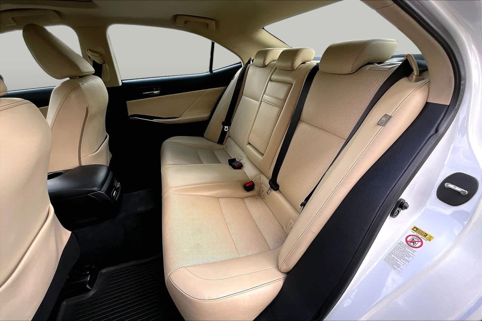 Used 2014 Starfire Pearl Lexus  image 21