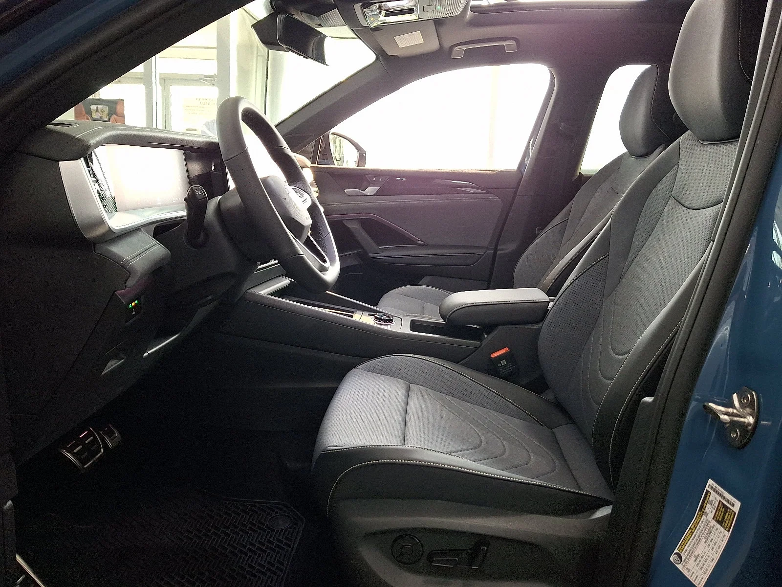 New 2026 Monterey Blue w/Deep Black Roof - U12T Volkswagen SE R-Line Black image 10