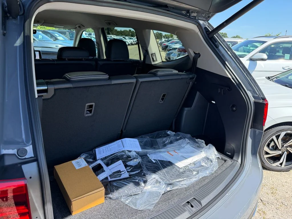 New 2026 Pure Gray Volkswagen 2.0T SE w/Technology image 28