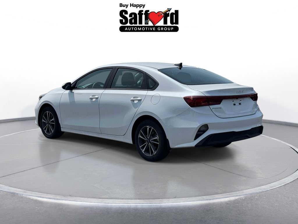 Used 2024 White Kia LXS image 5