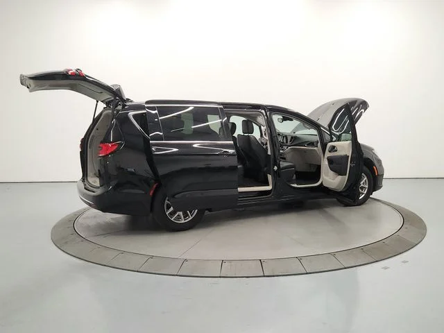 Used 2024 Black Chrysler Touring L image 16