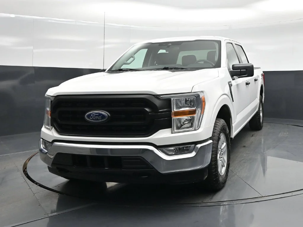 Used 2021 White Ford XL image 48