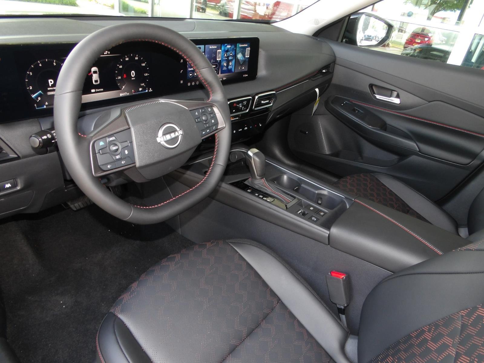 New 2026 Atlantic Gray Metallic / Super Black Two-tone Nissan SR image 14