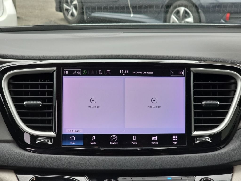 Used 2023 White Chrysler Touring L image 13