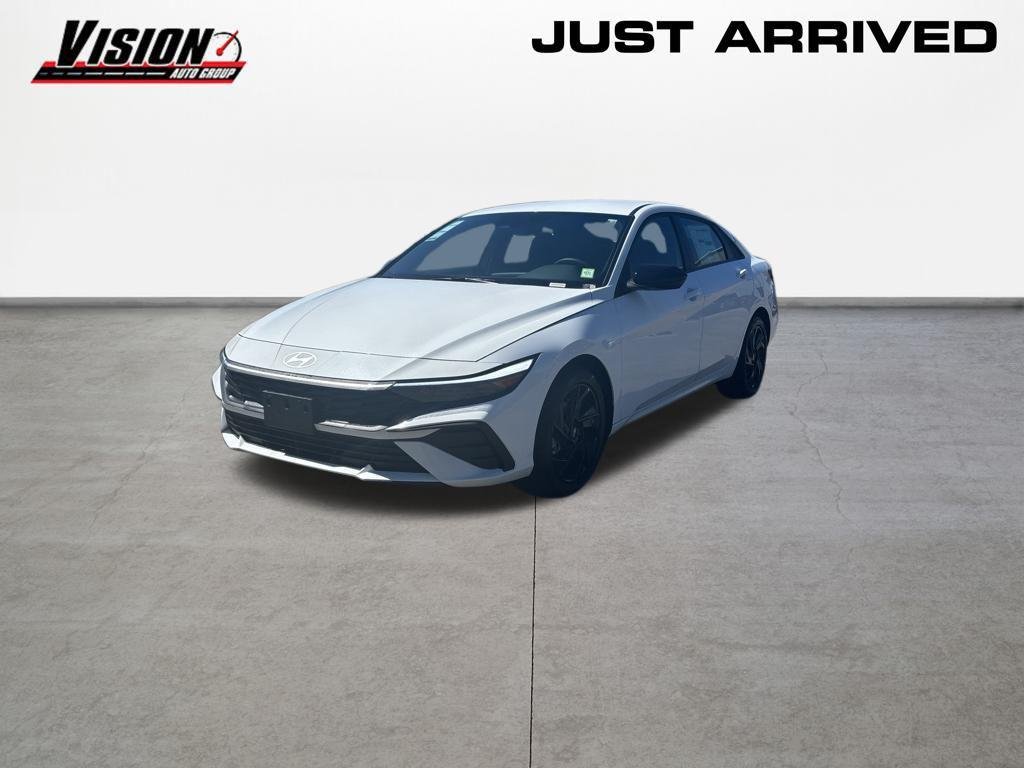 New 2026 White Hyundai SEL Sport image 2