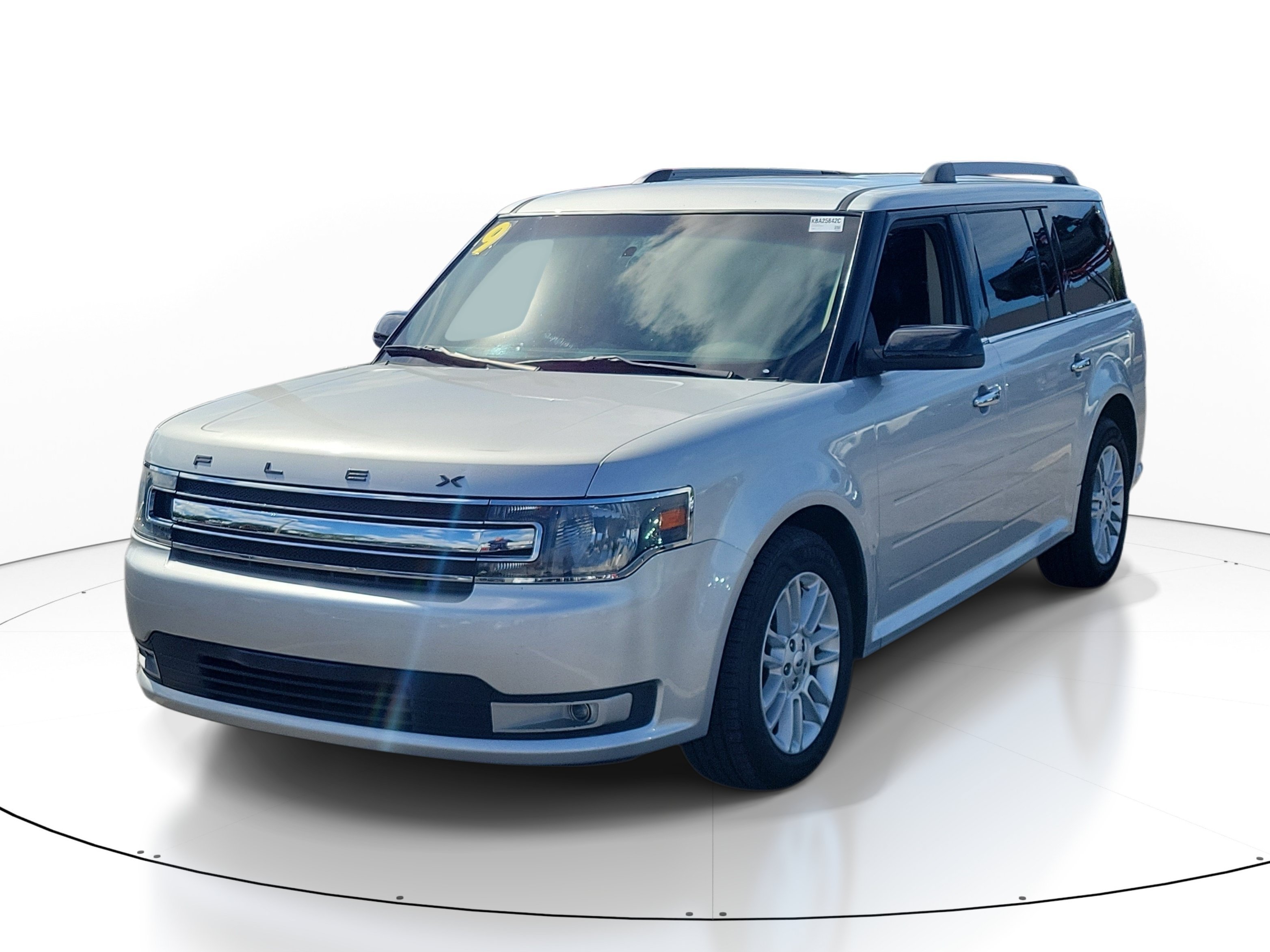 Used 2019 Ingot Silver Ford SEL image 2