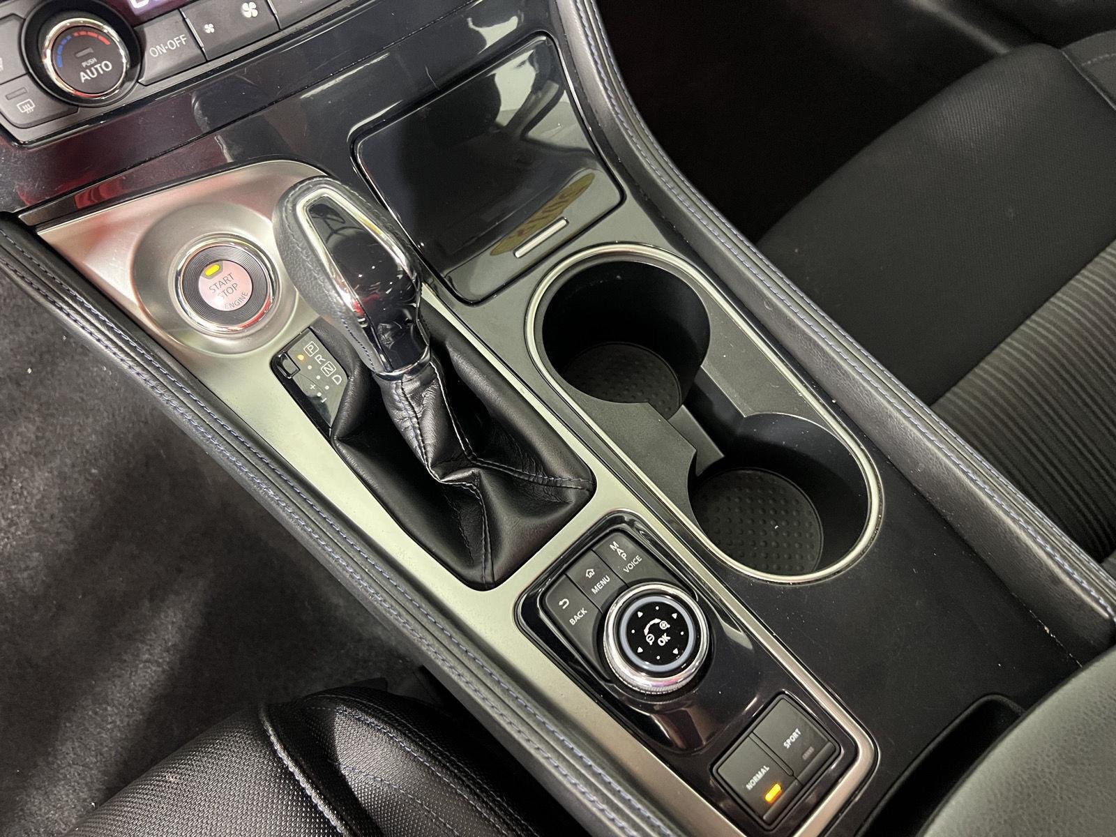 Used 2018 Brilliant Silver Nissan S image 9