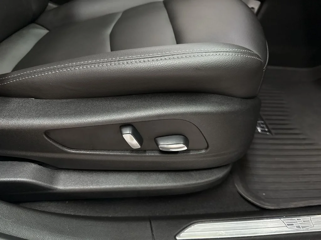 Used 2020 Radiant Silver Metallic Cadillac Luxury image 33