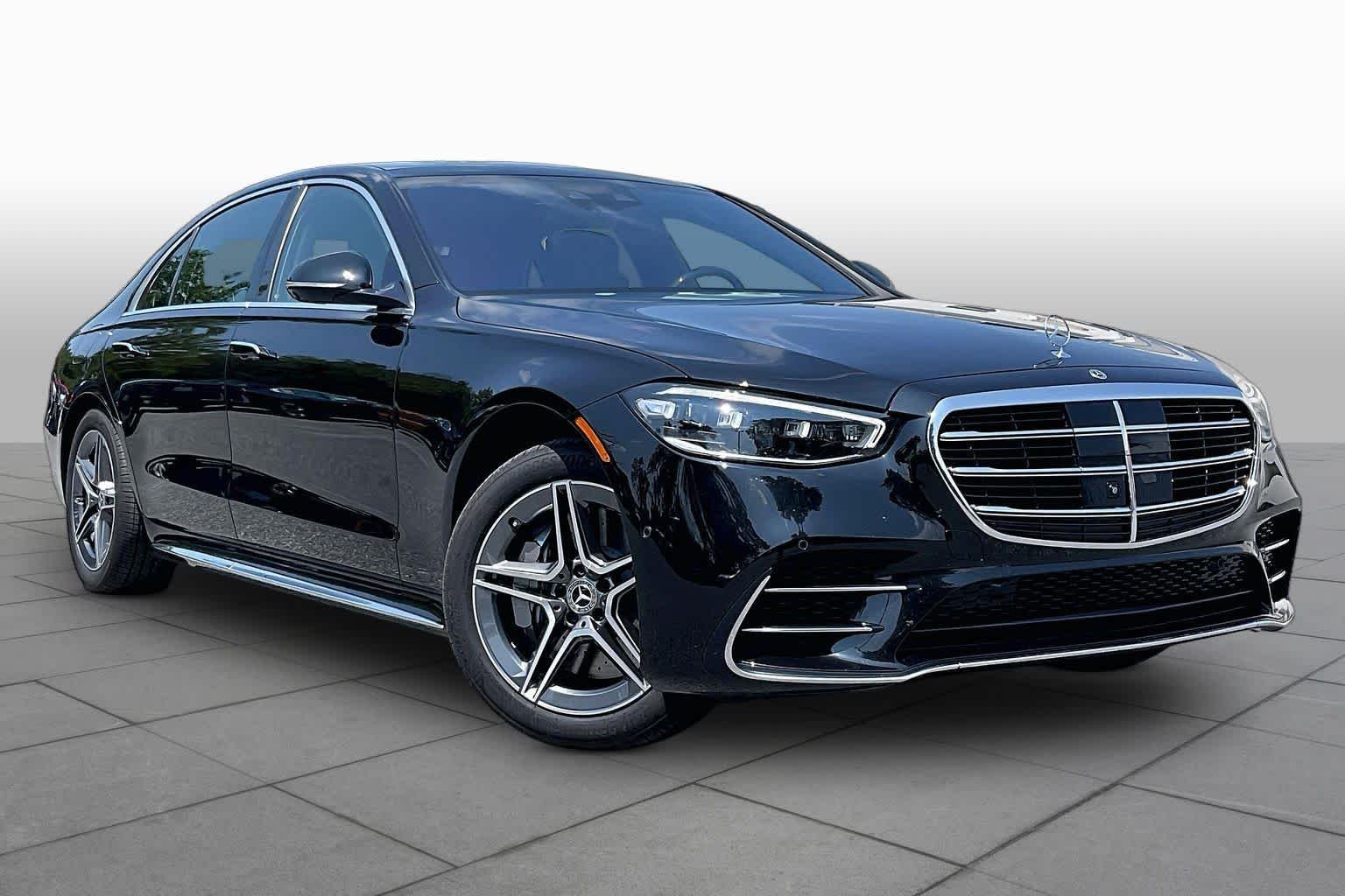 Used 2025 Obsidian Black Metallic Mercedes-Benz S 580 image 2