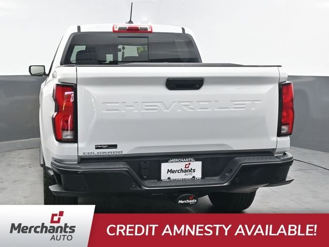 Used 2025 White Chevrolet Z71 image 5