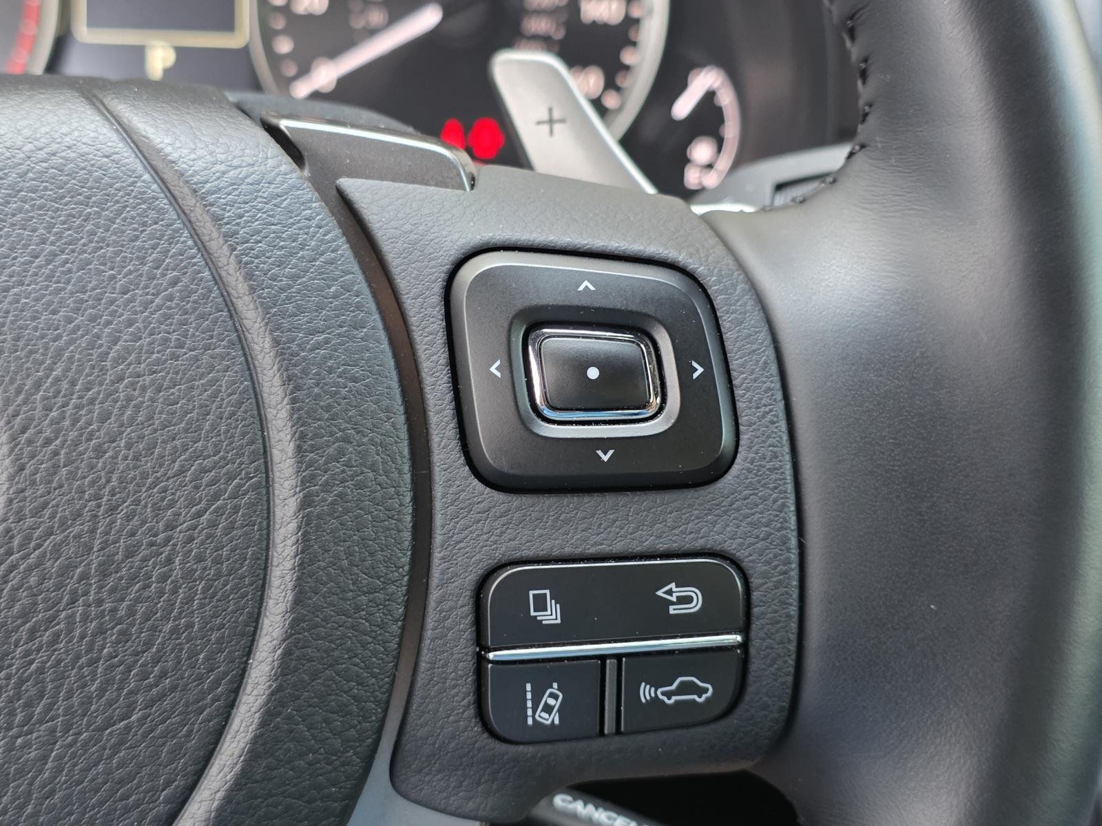 2024 Lexus RC 300 - Photo 25