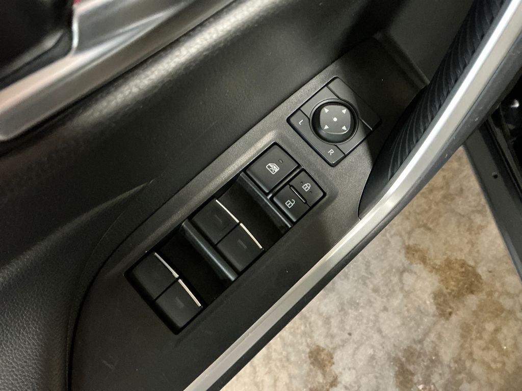 Used 2025  Toyota XLE image 14