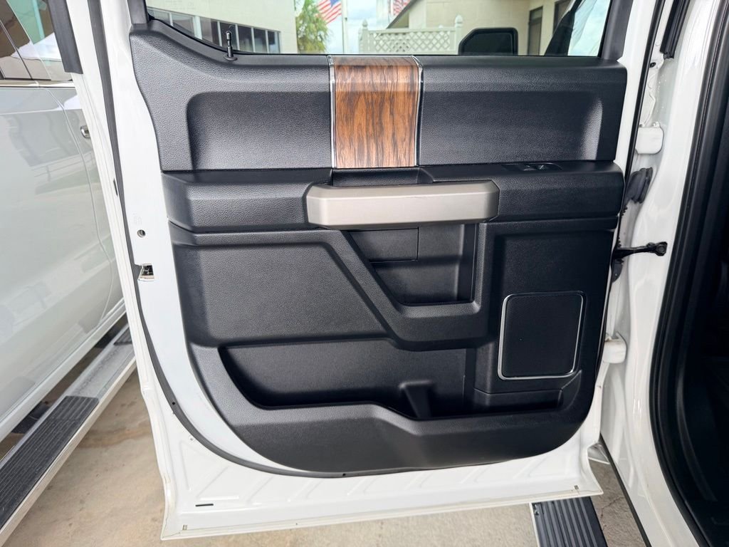 Used 2020 White Ford Lariat image 29
