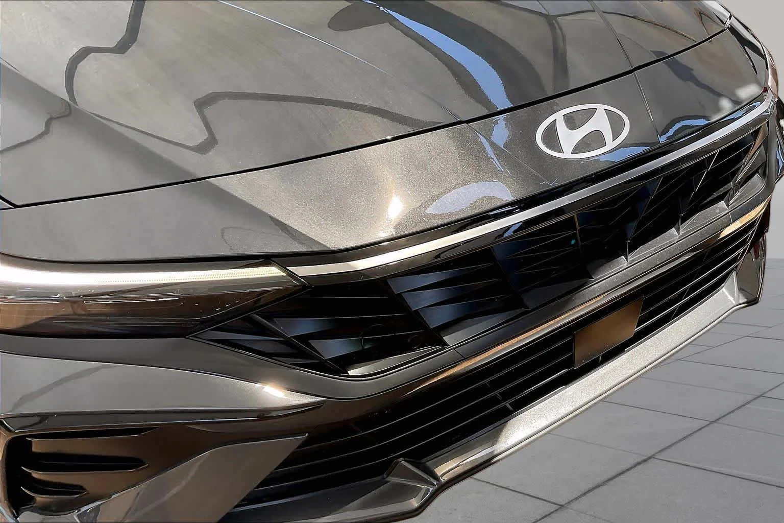 Used 2025 Ecotronic Gray Hyundai Limited image 28