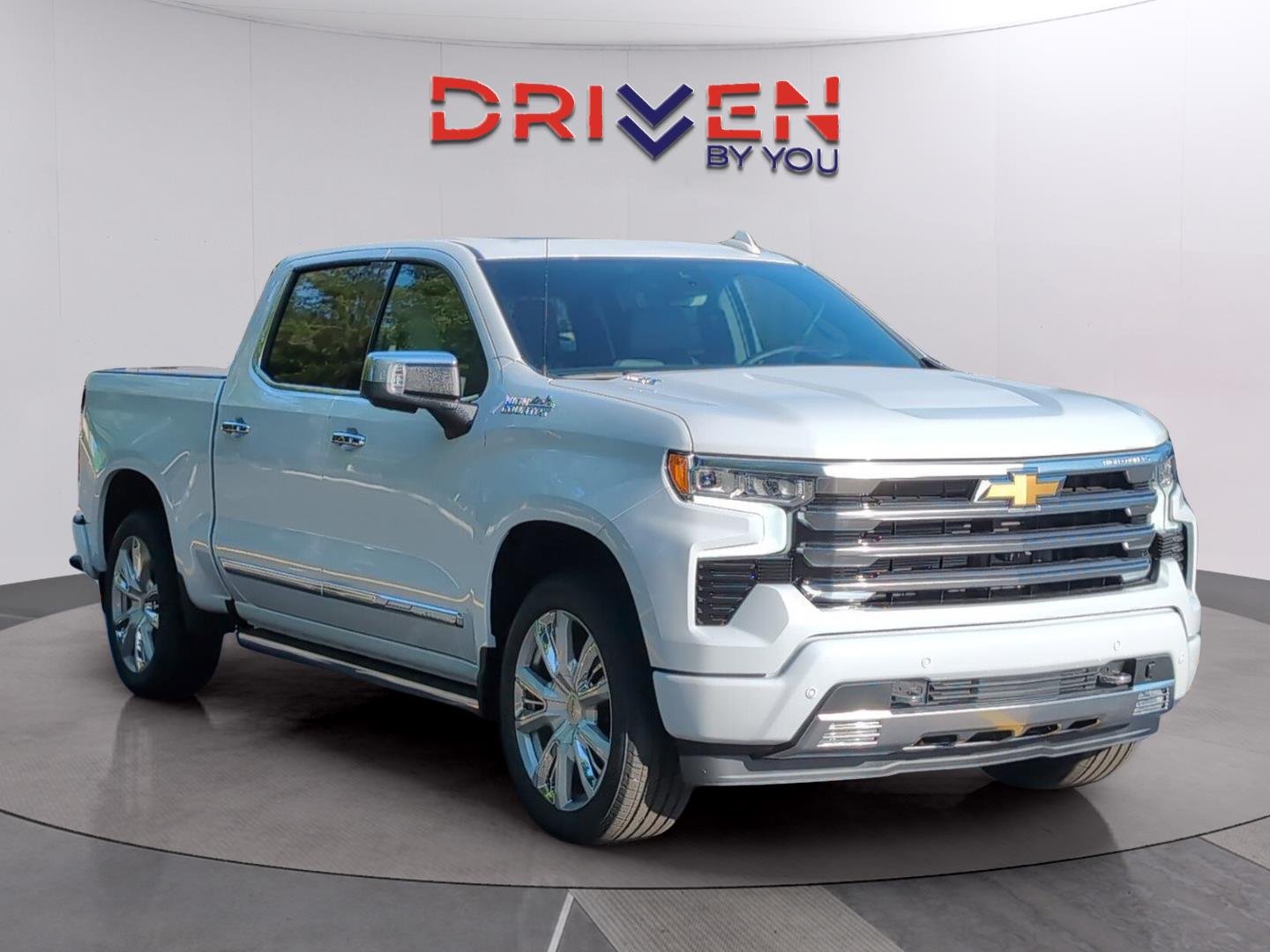 New 2026 Polar White Tricoat Chevrolet High Country image 7