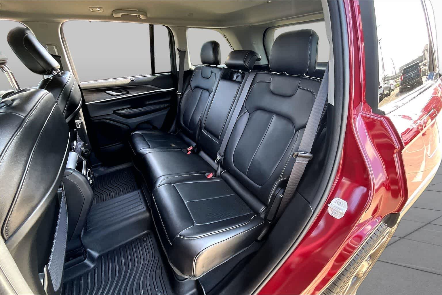 Used 2023 Velvet Red Pearlcoat Jeep Limited image 21
