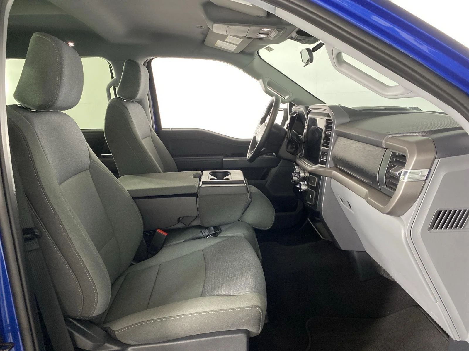 Used 2025 Atlas Blue Ford XLT image 25