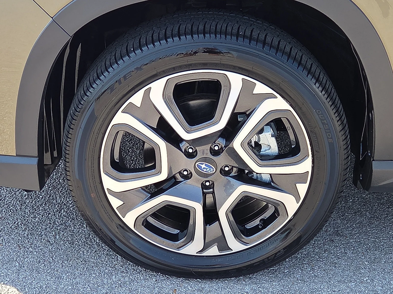 2025 Subaru Ascent Limited - Photo 7
