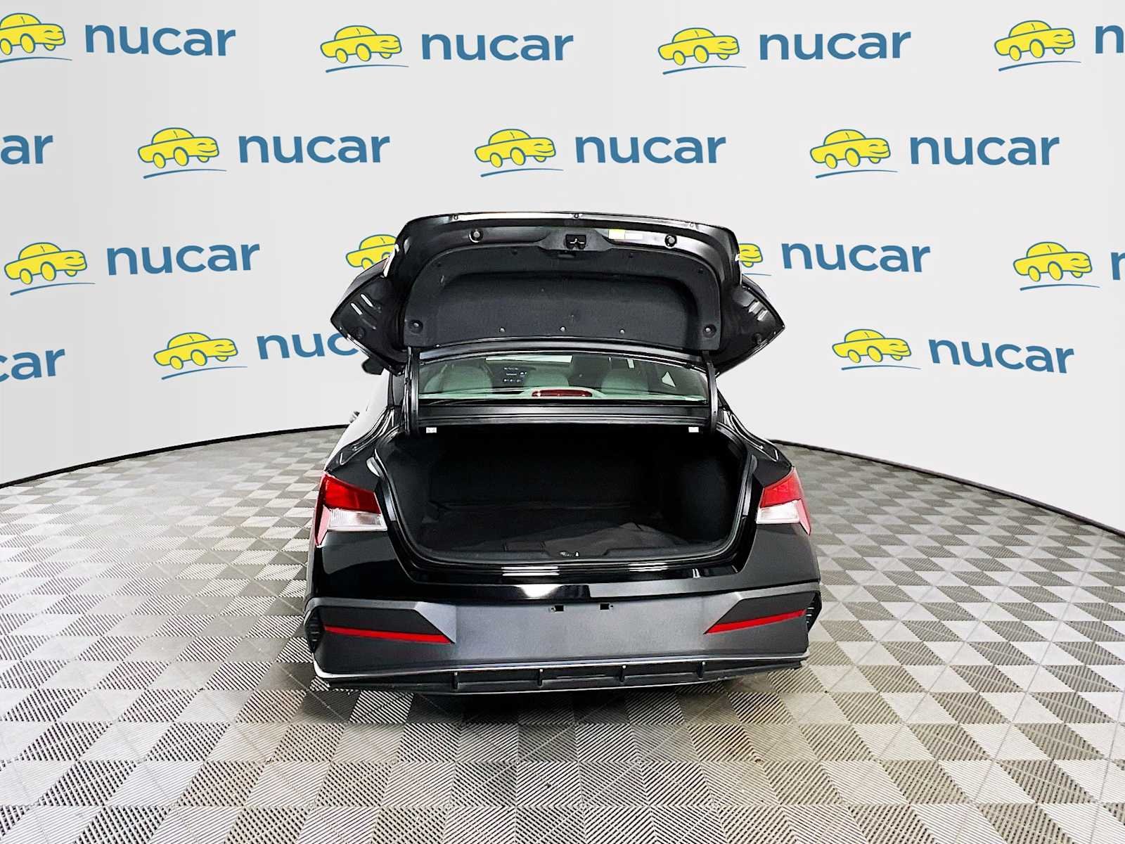 Used 2025 Abyss Black Hyundai SEL Sport image 24