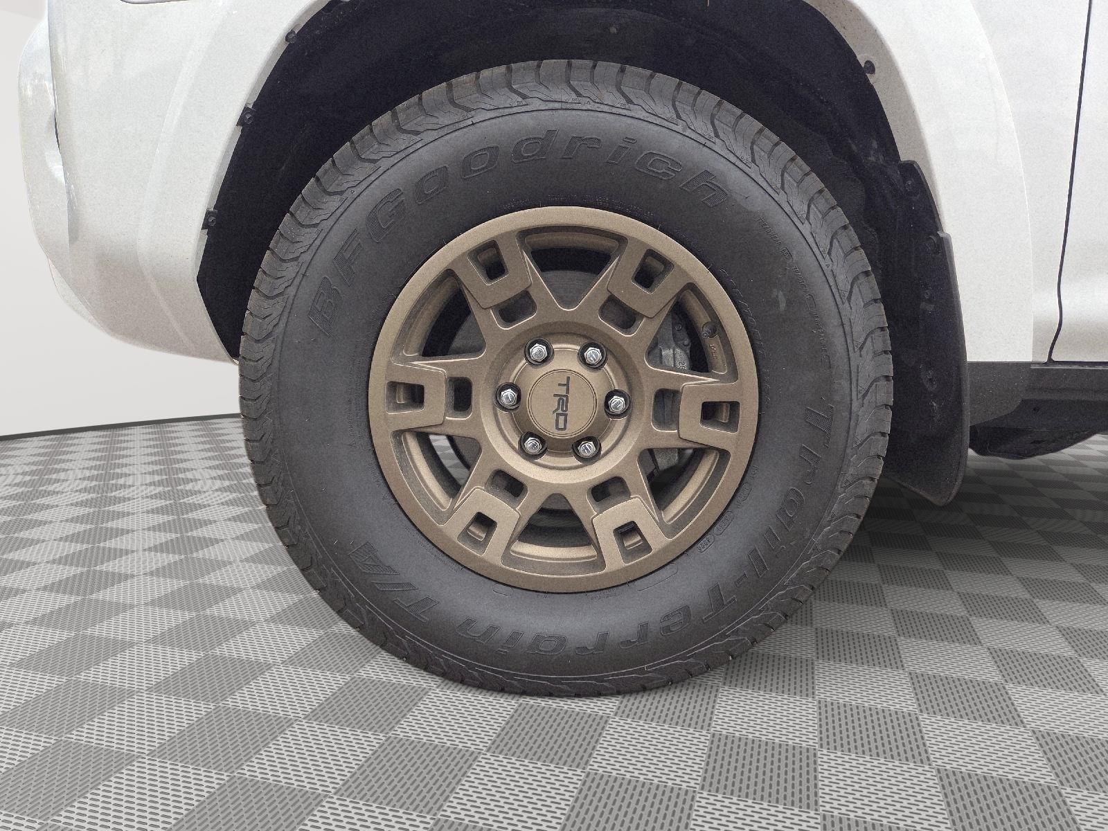Certified Used 2023 Ice Cap Toyota SR5 image 6