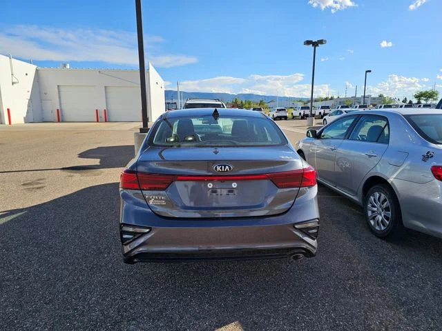 Used 2021 Gray Kia LXS image 6