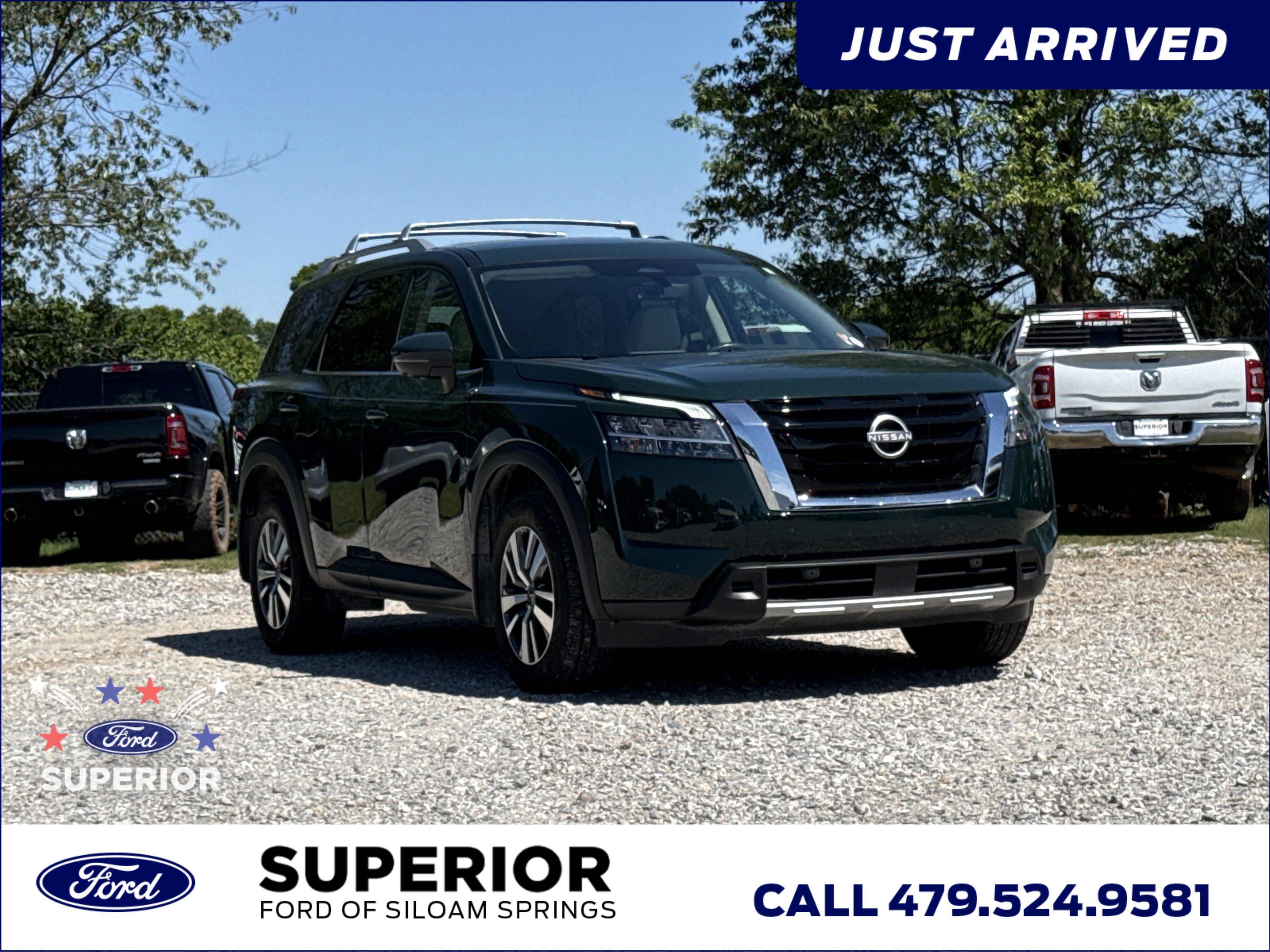 2024 Nissan Pathfinder SL 4WD's photo